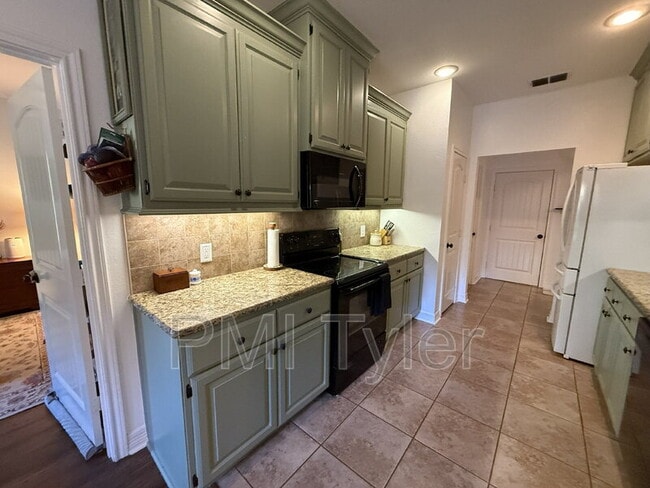 Building Photo - 15160 County Rd 1113