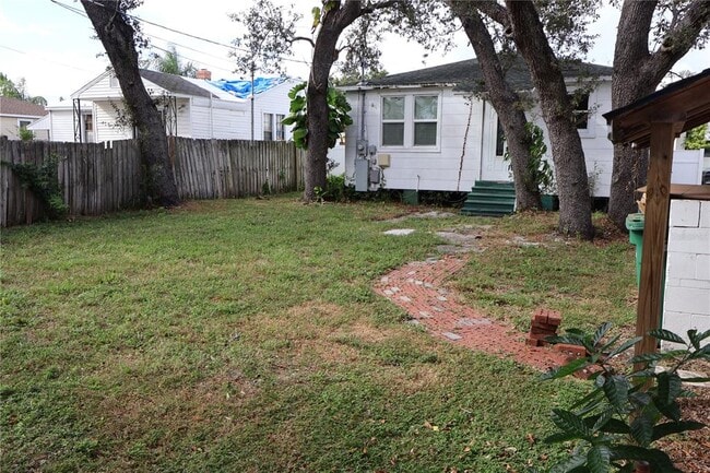 Building Photo - 3908 W North B St