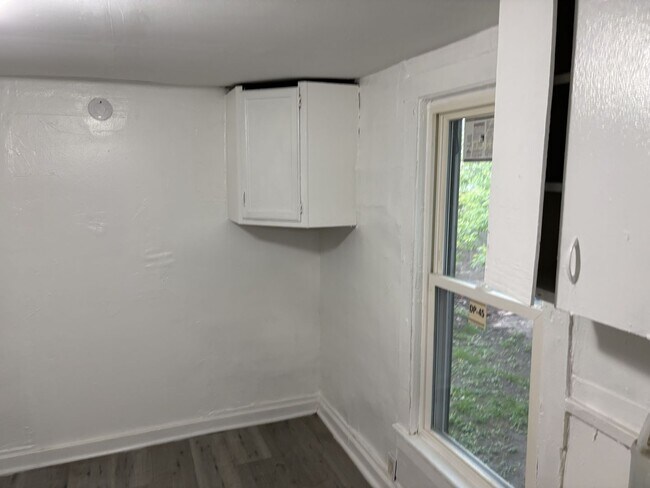 Building Photo - 104 Steuben St