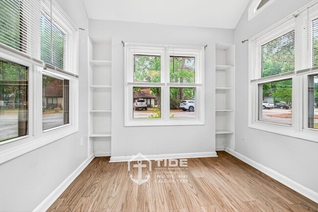 Building Photo - Spacious Home in the Heart of Summerville
