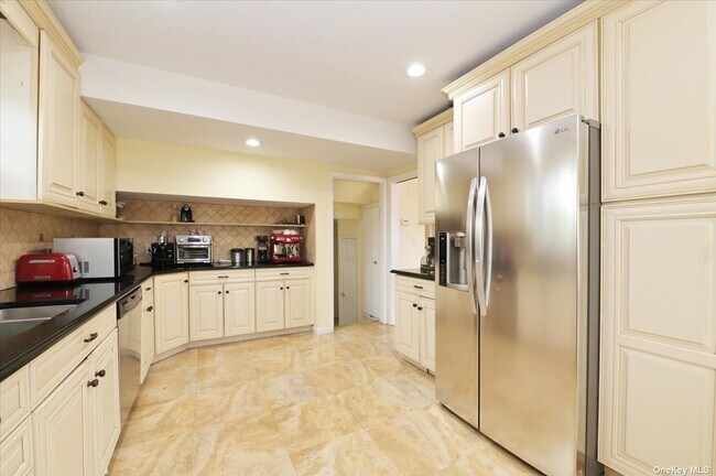 Building Photo - 129 Hicks Ln