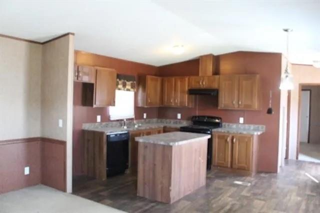 Building Photo - 591 Rose Garden Dr