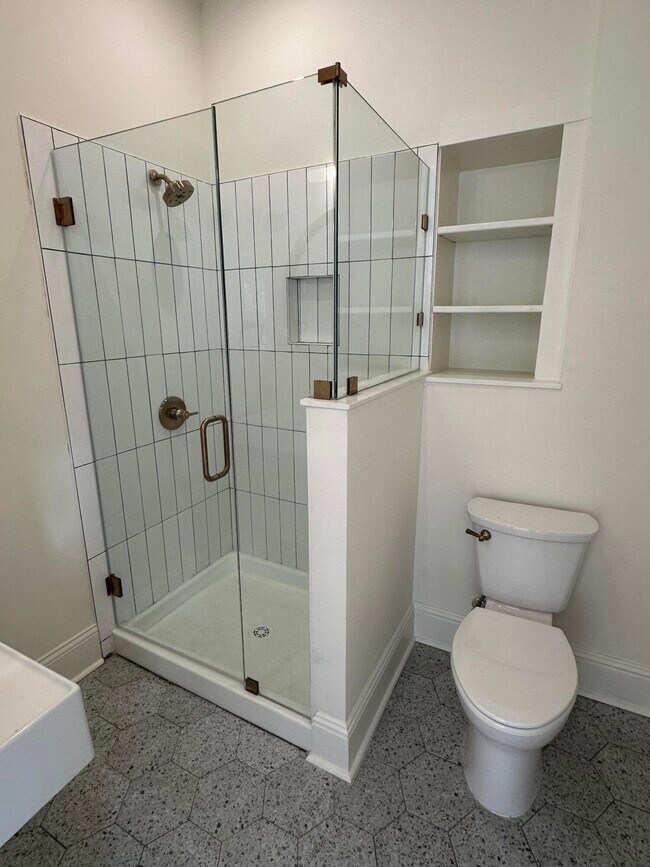 Building Photo - 307 W Main St