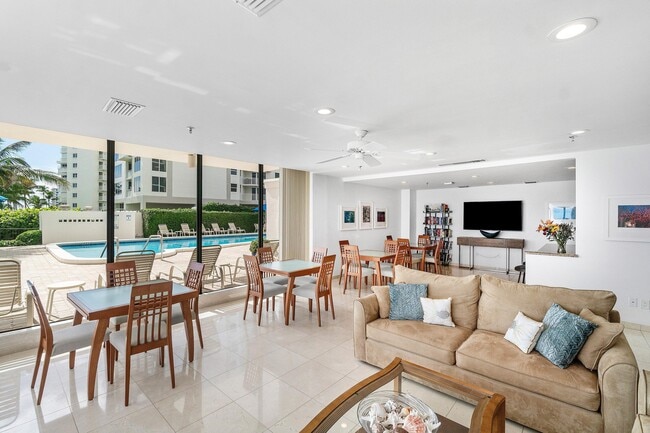 Building Photo - 3009 S Ocean Blvd