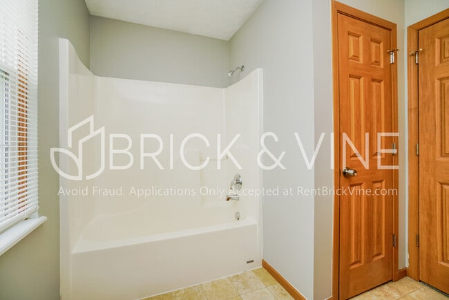 Building Photo - 3107 Gallant Dr