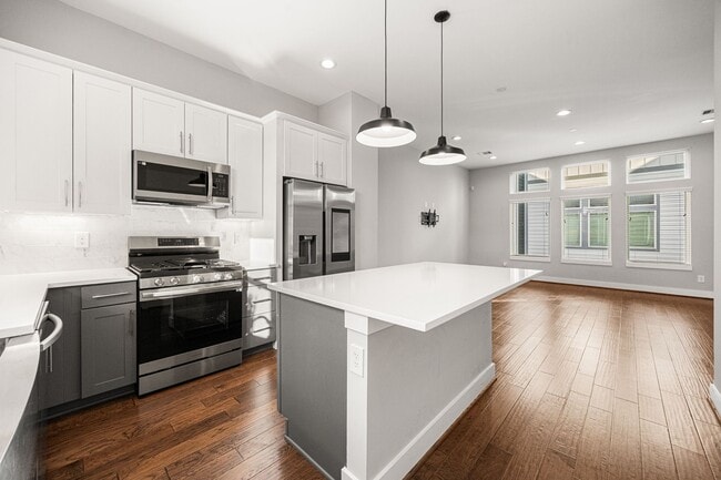 Building Photo - 622 Janisch Rd