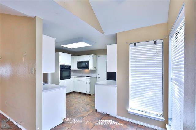 Building Photo - 4025 Inverrary Dr
