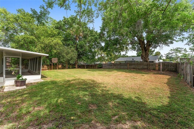 Building Photo - 4505 SE 12th Pl