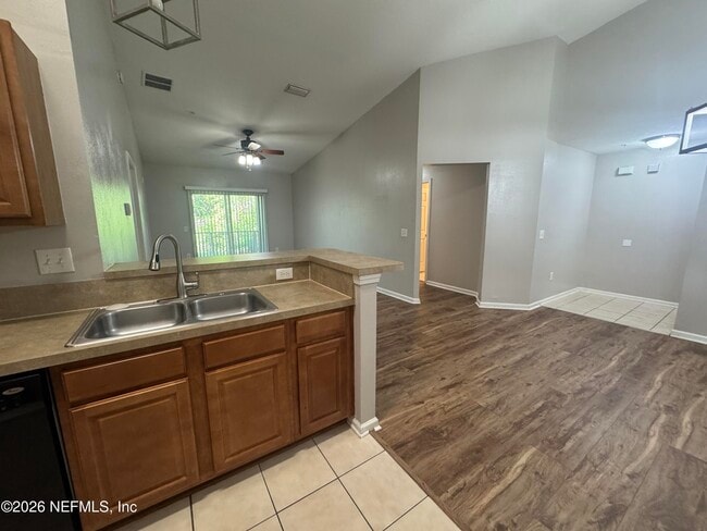 Building Photo - 6099 Maggies Cir