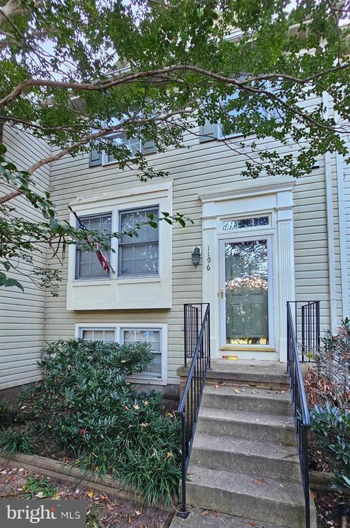 Building Photo - 1196 Swanhill Ct