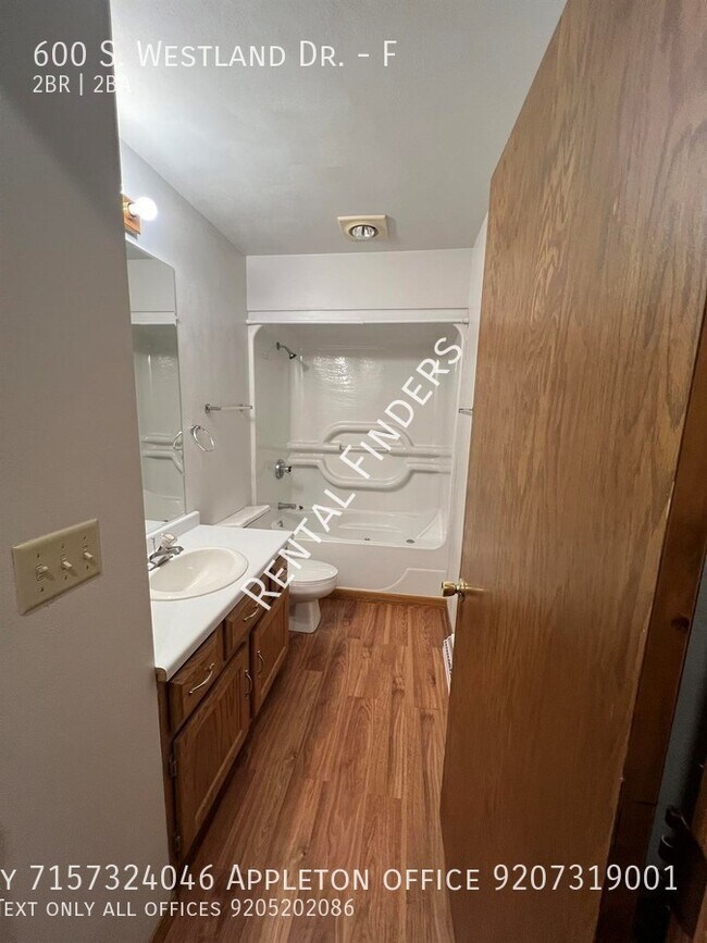 Building Photo - 600 S Westland Dr