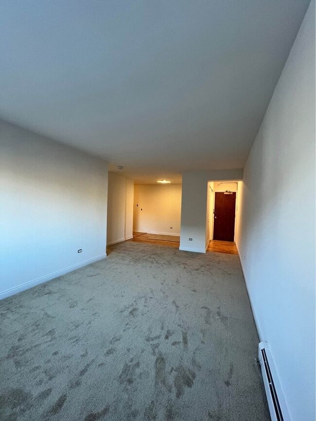 Building Photo - 619 W Stratford Pl