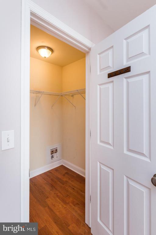 Building Photo - 1026 Dorrance St