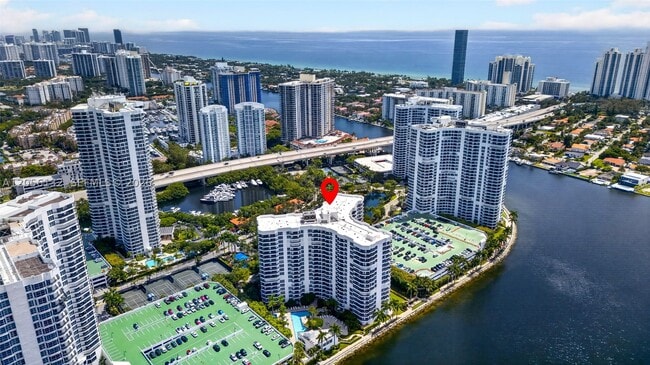 Building Photo - 3600 Mystic Pointe Dr