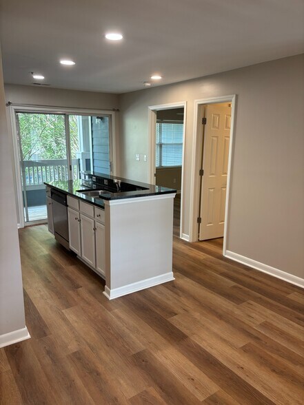 Building Photo - 623 Olmsted Park Pl