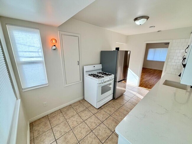 Building Photo - 1398 N 300 W