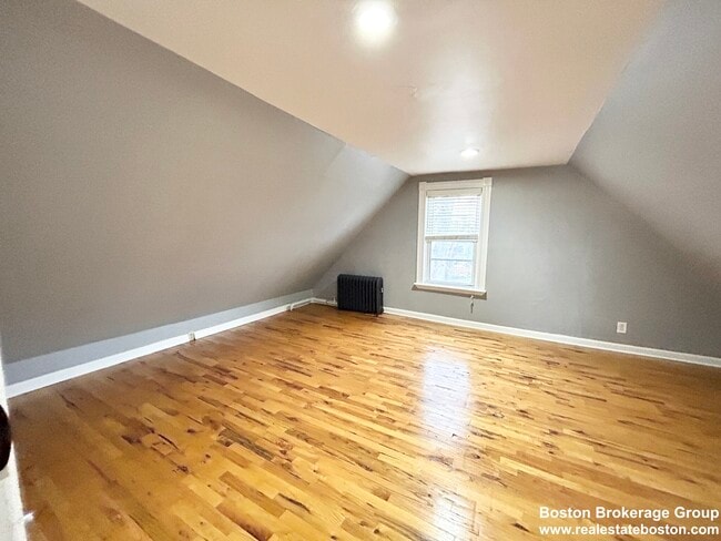 Building Photo - 14 Batchelder St