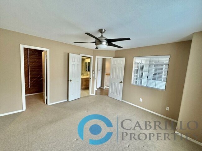 Building Photo - 1070 Felspar St