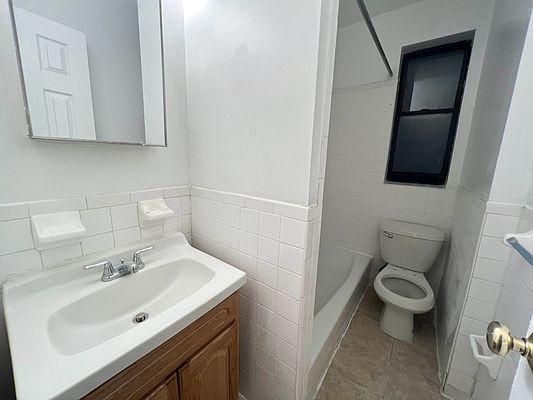 Building Photo - 1 bedroom in BRONX NY 10467