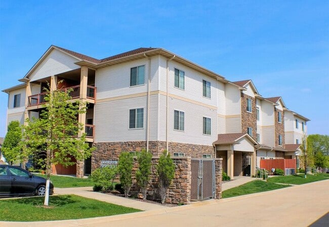 Building Photo - $1,305 | 2 Bedroom, 2 Bathroom | PET Frien...