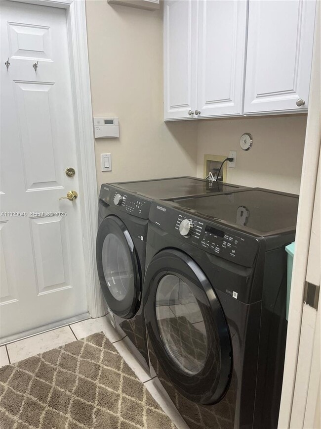 Building Photo - 123 Victorian Ln