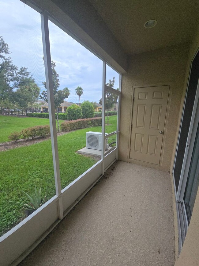 Building Photo - Beautiful 2/2.5 ***All included*** Interne...