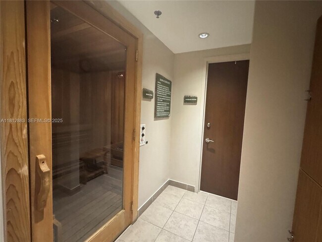 Building Photo - 2641 N Flamingo Rd