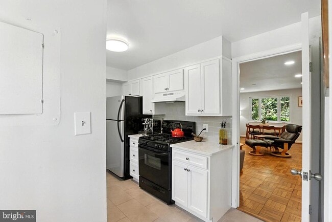 Building Photo - 9882 Hollow Glen Pl