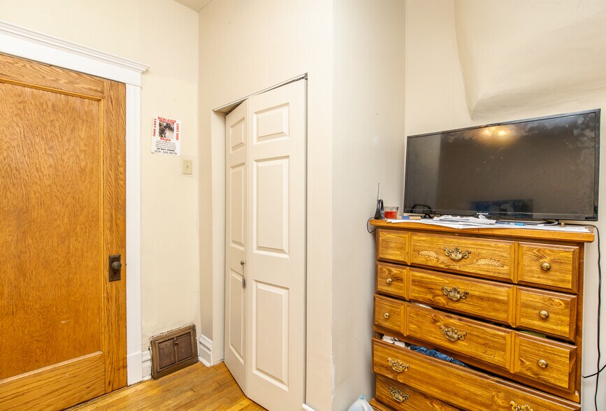 Building Photo - 1306 Eddy W St