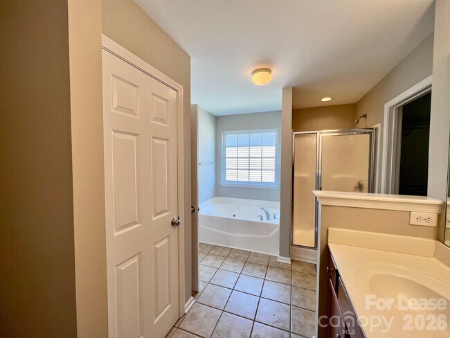 Building Photo - 10311 Dominion Village Dr