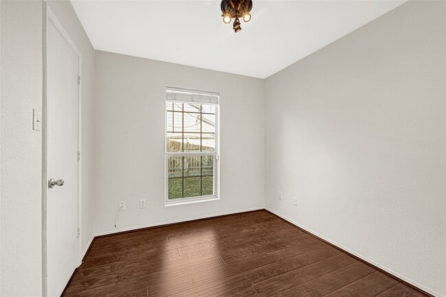 Building Photo - 1630 Trail Oaks Ct