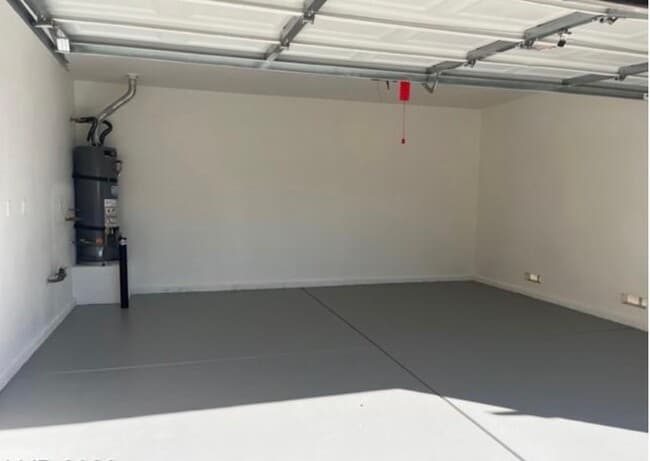 Building Photo - Single Story - 2 bedroom (Gated)