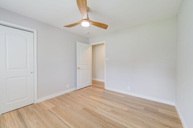 Building Photo - Beautiful renovated three bedroom house