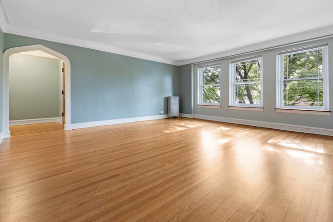 Building Photo - 6549 N Mozart St