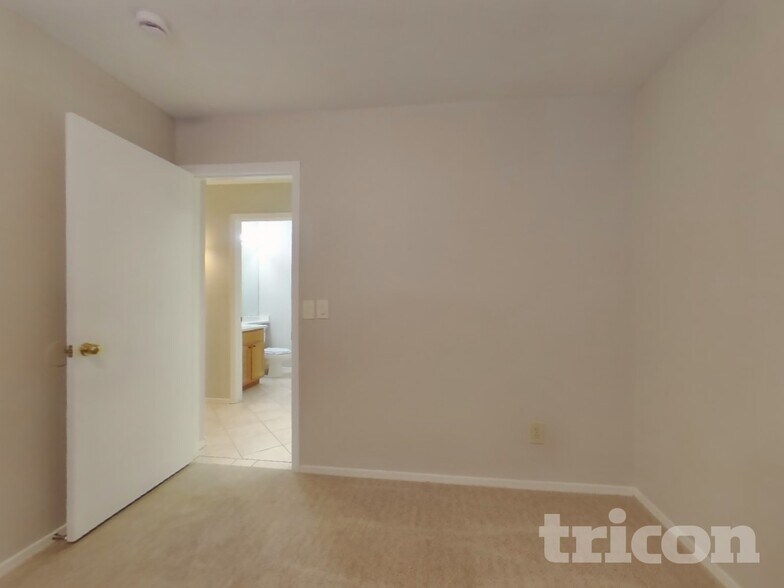 Building Photo - 3732 W Firehawk Dr