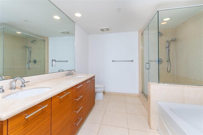 Building Photo - 50 Biscayne Blvd