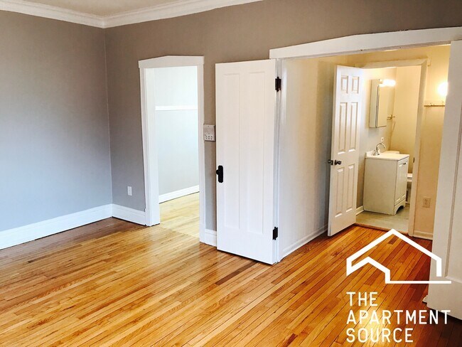 Building Photo - 3932 N Keeler Ave