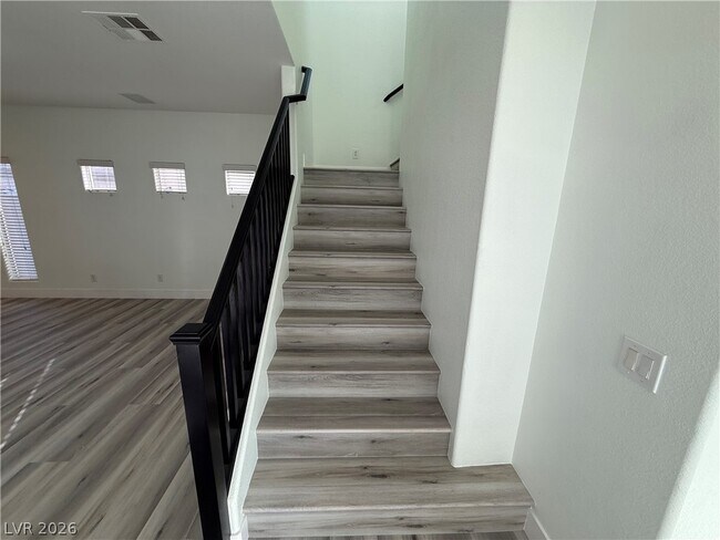 Building Photo - 5568 Jelsma Ave