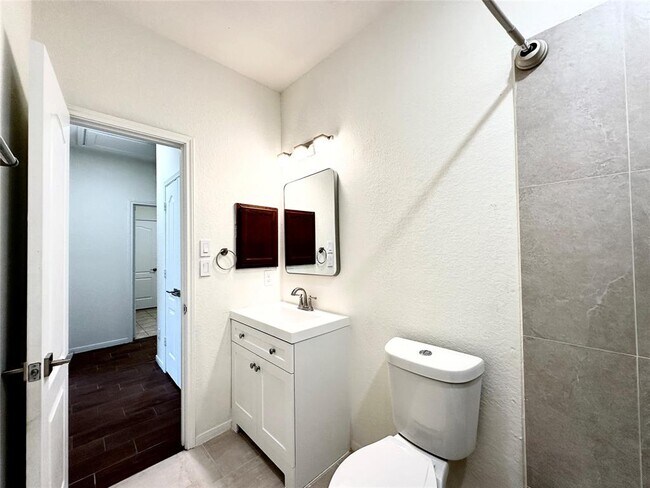 Building Photo - 23702 N Newport Bend