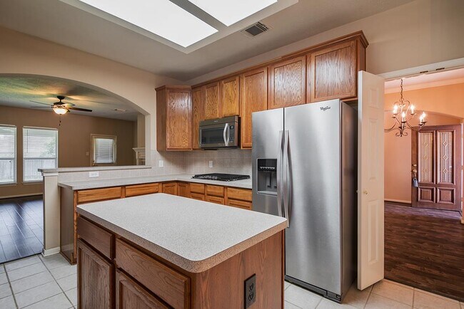 Building Photo - 23 Heron Hollow Ct