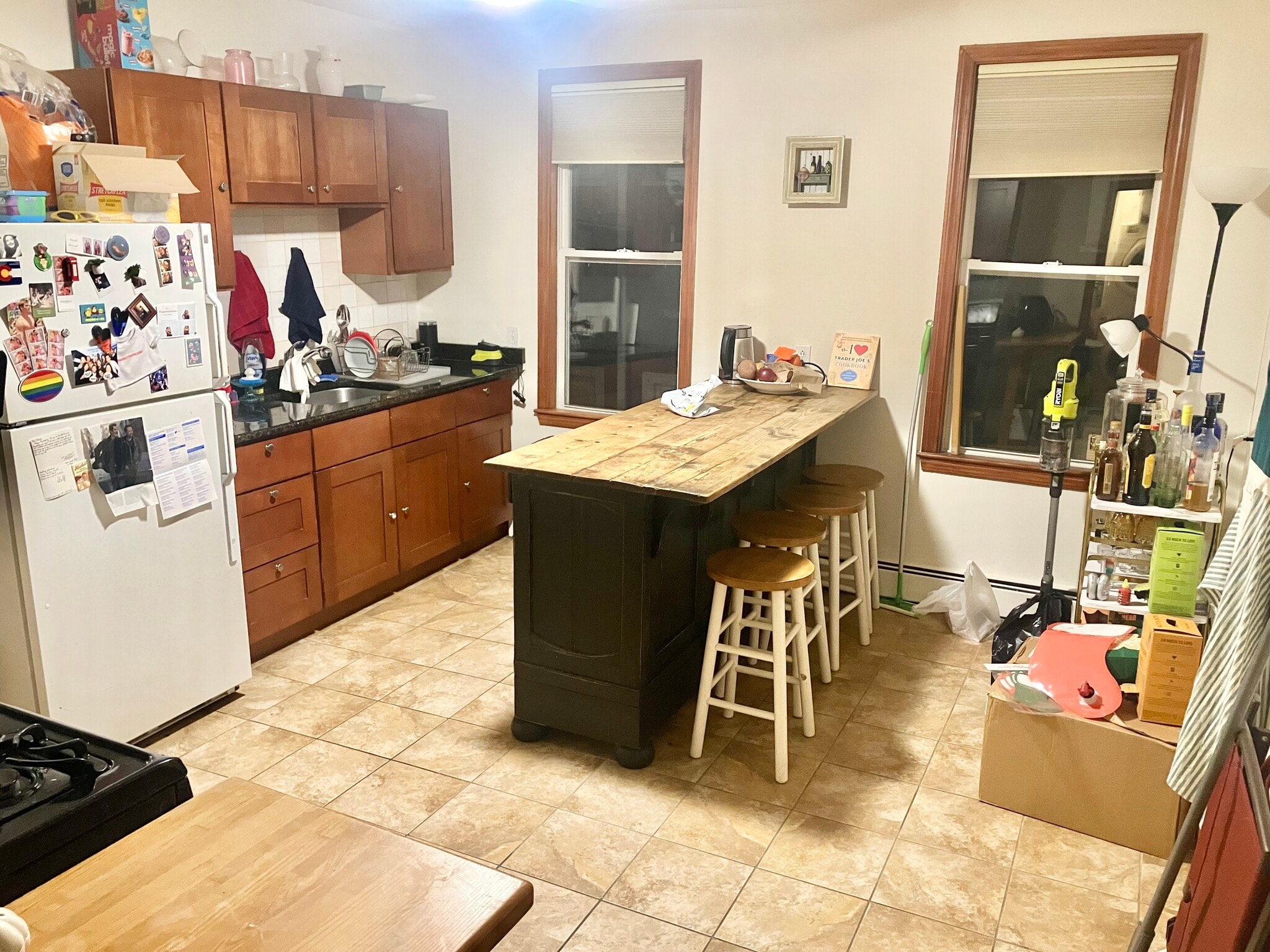 kitchen - 188 Hillside St