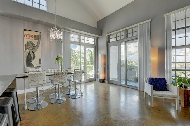 Building Photo - 185 NE 4th Ave