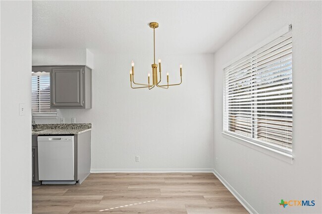 Building Photo - 2313 A Paul Revere St