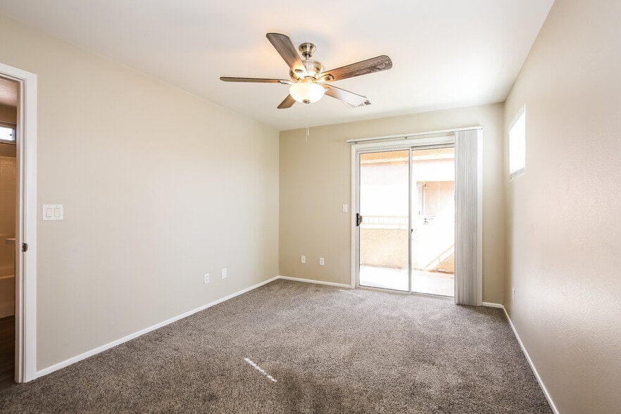 Building Photo - 3520 Terraza Mar Ave