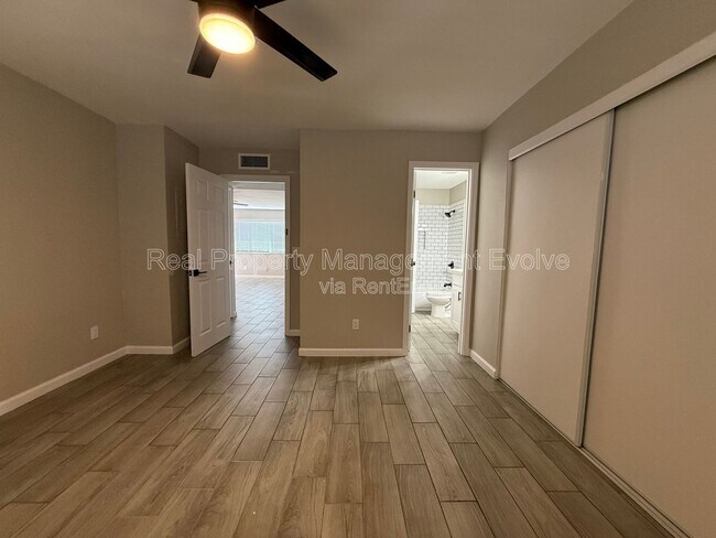 Building Photo - 3302 W Loma Ln