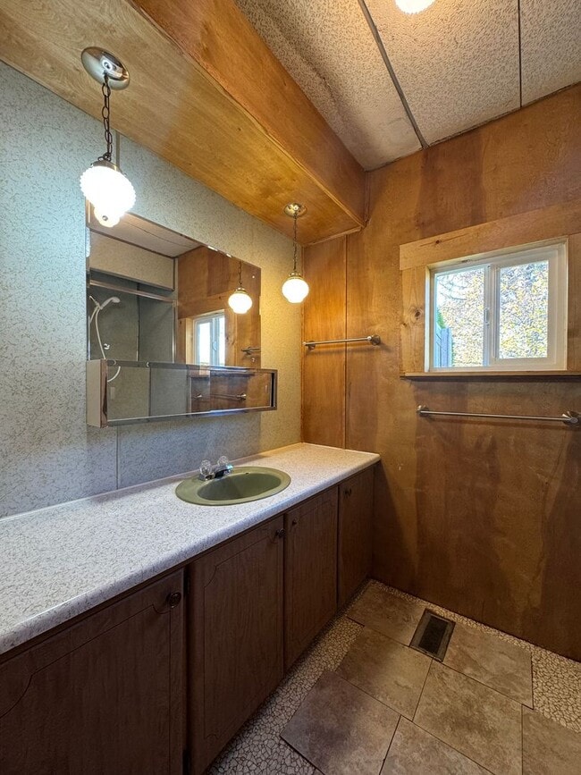 Building Photo - Spacious Pet-Friendly Rental on 3 Acres — Perfect for Horse Owners!