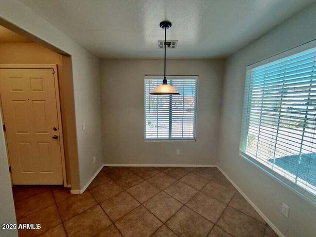 Building Photo - 1507 E Poncho Ln