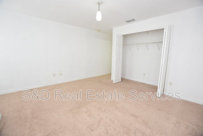 Building Photo - 5410 River Rock Rd