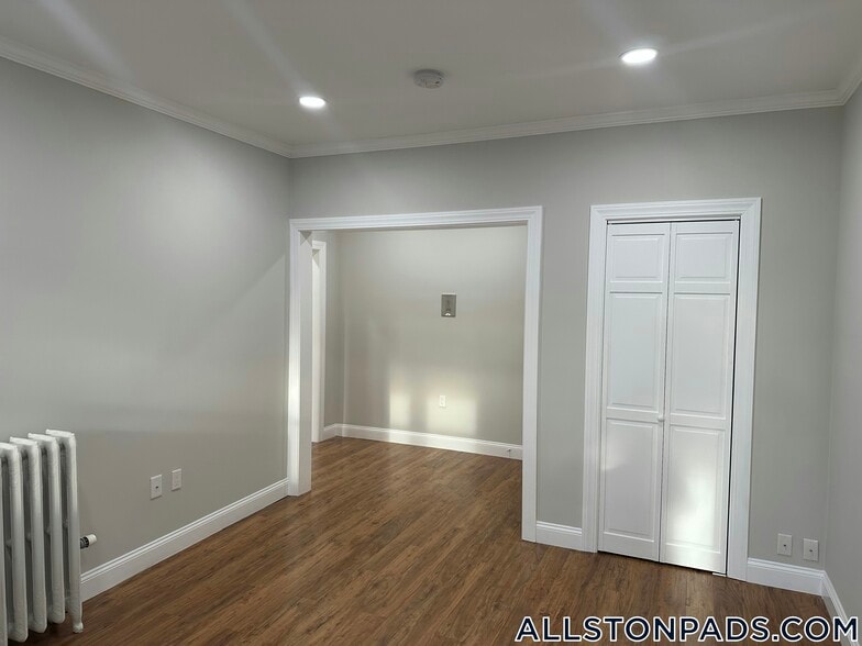 Building Photo - 33 Highgate St