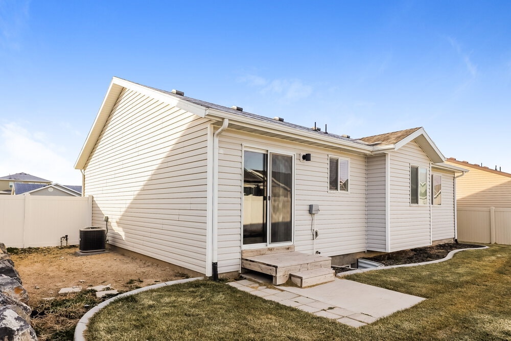 Building Photo - 2419 Prairie Ln